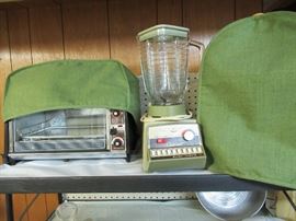 Vintage Small appliances, Blenders , toasters oven , Juicers, can openers