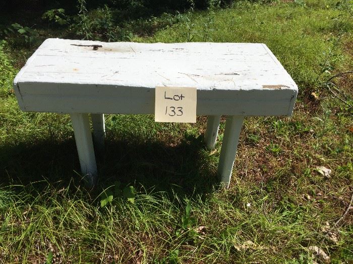 White Lawn Benches   http://www.ctonlineauctions.com/detail.asp?id=750056