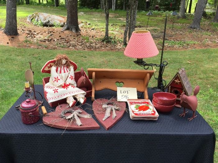  Red Decor Lot     http://www.ctonlineauctions.com/detail.asp?id=749693