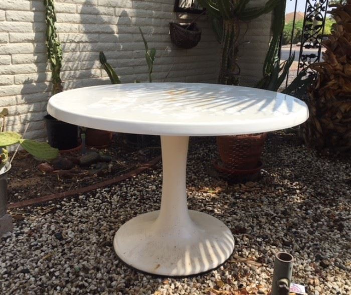 White Round Patio Table