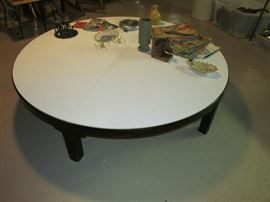 Dunbar 5' diameter coffee table