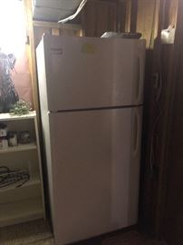 Full Size Frigidaire Refrigerator 