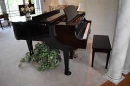 "PianoDisc" Made in the USA by Wm. Knabe & Co. - Piano, CD and Disc Player - Absolutely Beautiful! Many additional photos included further into this selection