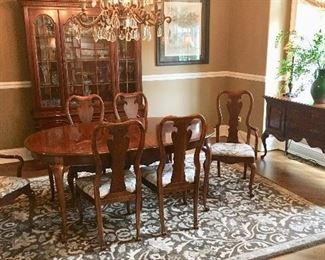 Thomasville 12 Pc complete matching, spoonfoot Dining Set
Oval table with (2) 20” leaves
4 Straight back Newly Upholstered Seat Chairs & (2) Arm Chairs
Glass topped Buffet 
2 piece China Hutch