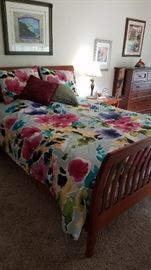Excellent Mission Sleigh Bed Head/Footboard. Queen Size mattress/box springs. Art. 