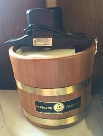 Sterling 5 quart ice cream maker with original box