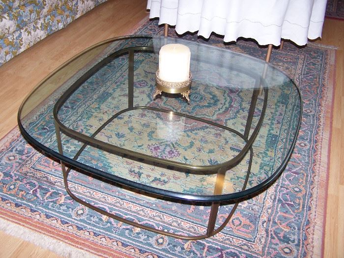 Great Glasstop coffee table! Very heavy glass(ouch-my back)