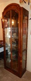 ELEGANT TALL CURIO DISPLAY UNIT, WITH GLASS SHELVES