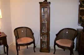 Several pairs of chairs