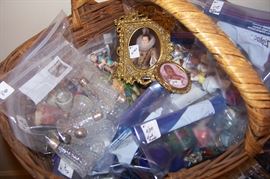 Lots of wonderful bagged smalls!