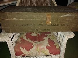 ANTIQUE WOODEN WHEELWRIGHT/CARPENTER'S TOOL BOX MILITARY TOOL BOX 1915