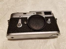 Leica M2
