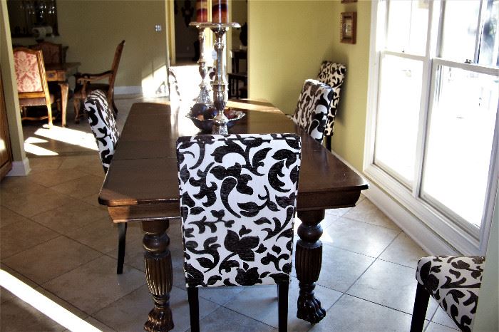 Breakfast table w/6 chairs