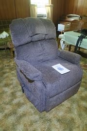 Electronic powerlift tilt recliner chair