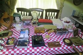 Various decor and electronics