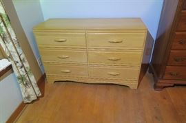 Blonde 6 drawer vintage dresser