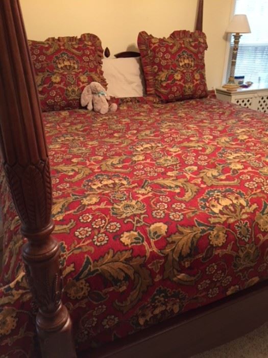 King bed and queen bedding