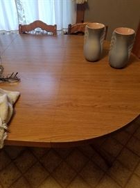 Nice kitchen table w/leaves and metal legs