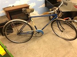 Vintage Schwinn "Traveler" Men's Bike