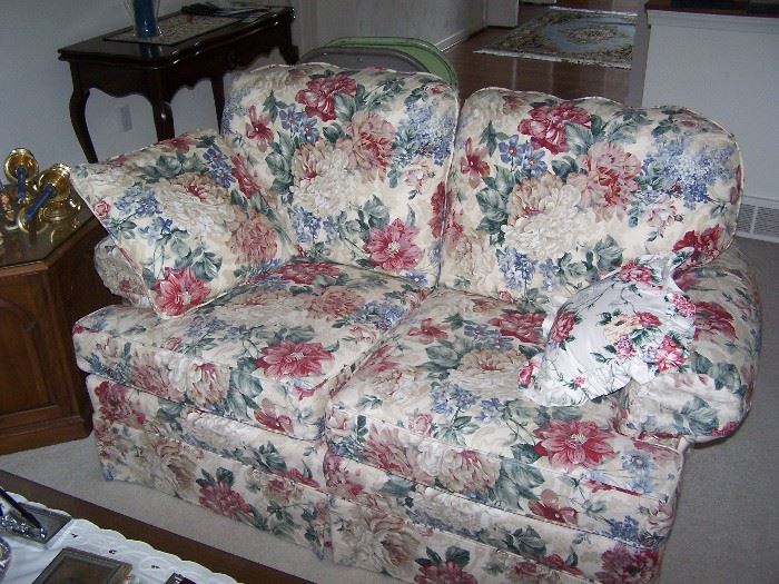 MATCHING FLORAL LOVE SEAT