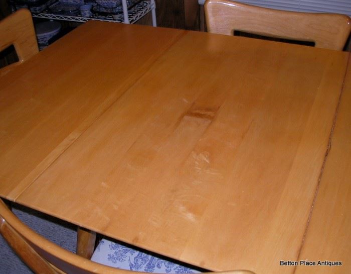Top of the Paul McCobb Planner Group 1950 era Dining Table.