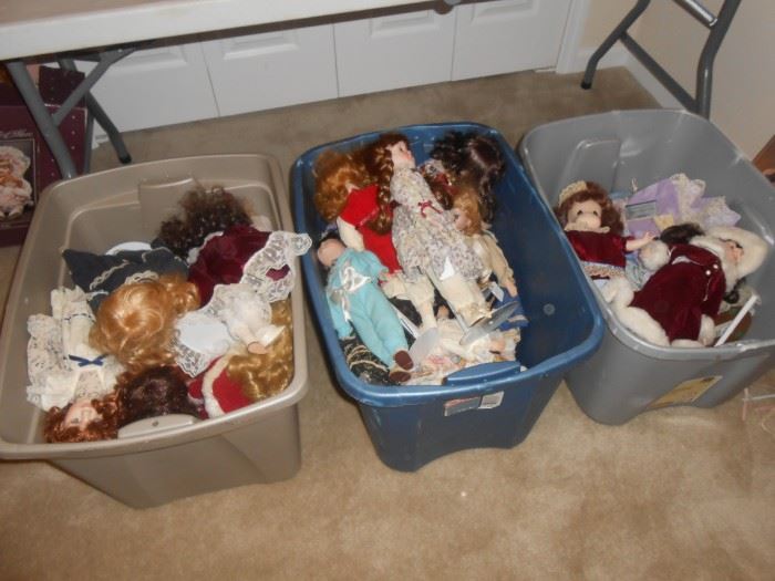 lots of dolls!