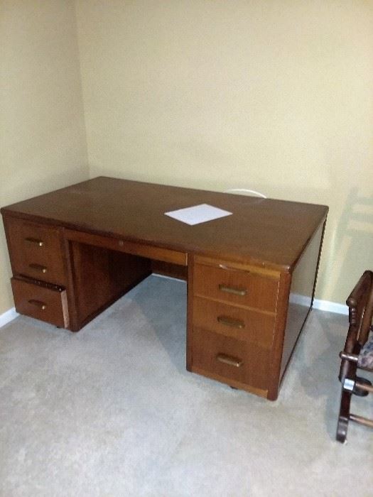 Large office desk, great condition., Heavy!