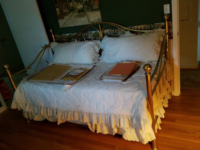 brass day bed with trundle