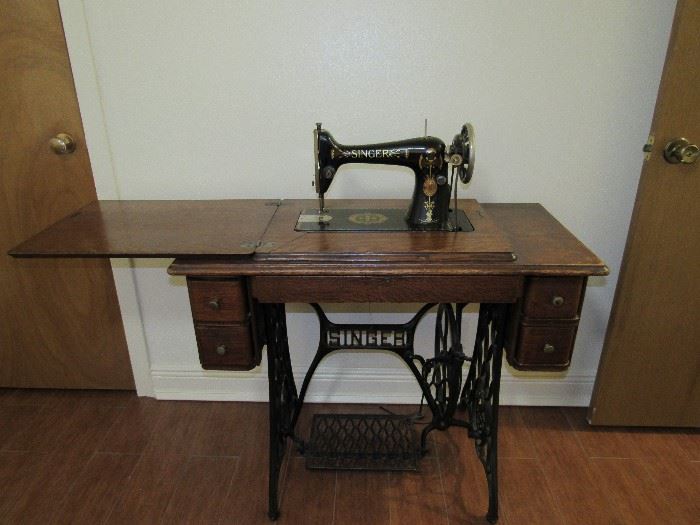 Antique Treadle Singer Sewing Machine 