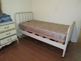 Jenny Lind Bed