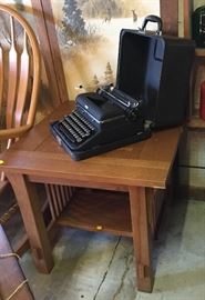 Antique Royal Astoria Typewriter Mint, Oak Side/Lamp Table