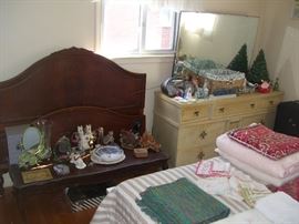 That headboard is like a work of art.