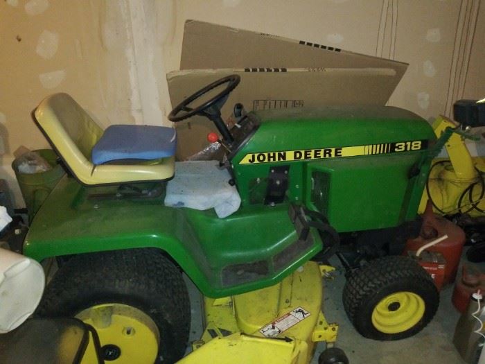 John Deer 318-780 Hours-52 Inch Blade