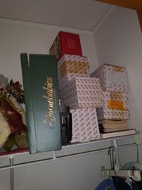 Snowbabies With Boxes