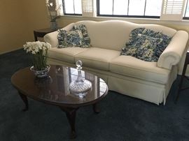 Very nice sofa, coffee table, side tables. 