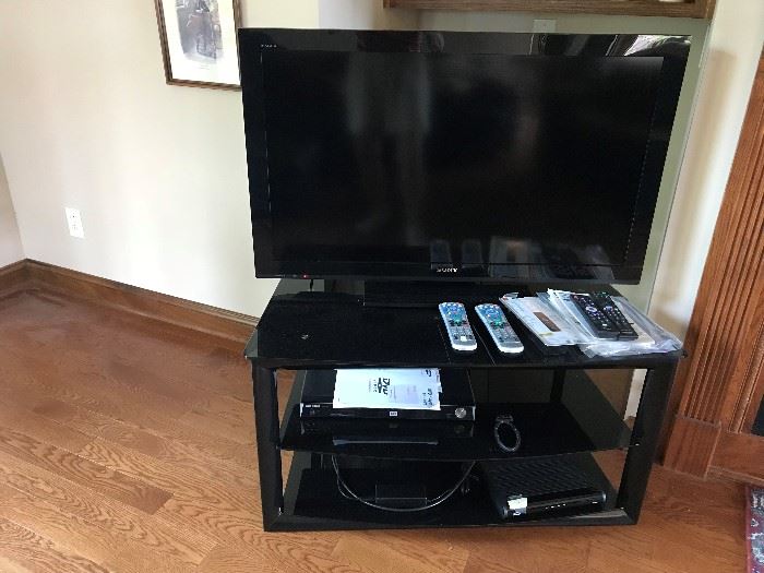 Flat screen Sony 40" TV with stand