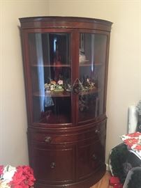 Isn't this pretty - fits into a corner area perfectly.