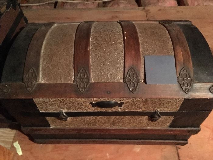Trunk w/till