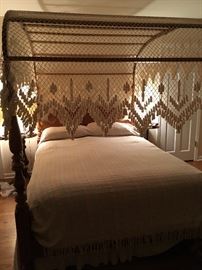 Ethan Allen Queen Size Canopy Bed