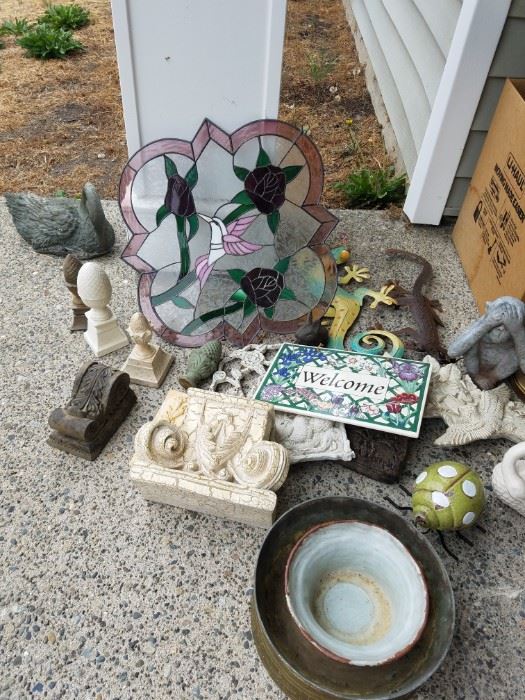 Outdoor art and statuary 