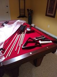 7ft pool table