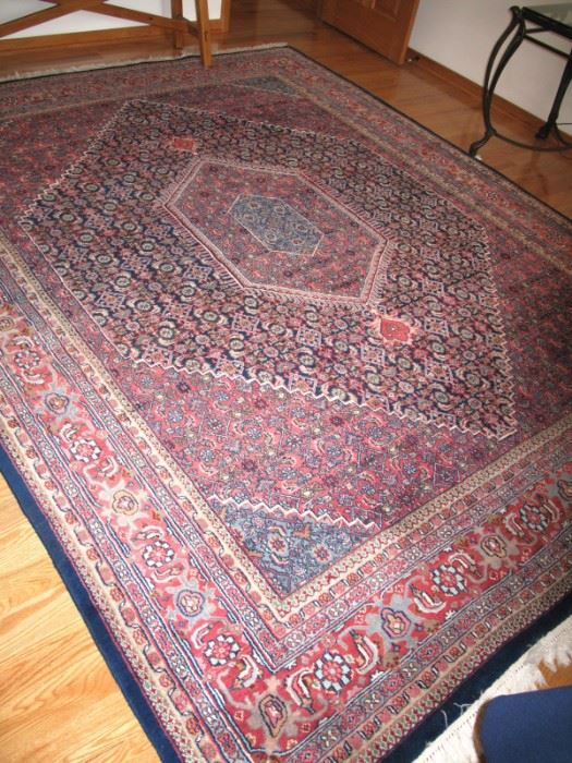 Fine oriental rug. 92" x 117".