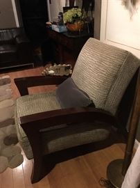 Retro streamline accent chair