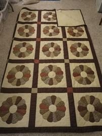Large Dresden Plate Quilt