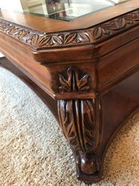 LOVELY DETAILED COCKTAIL TABLE 