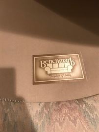 BENCHMARK LOUNGE CHAIR