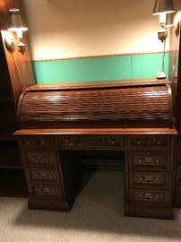 Roll top desk