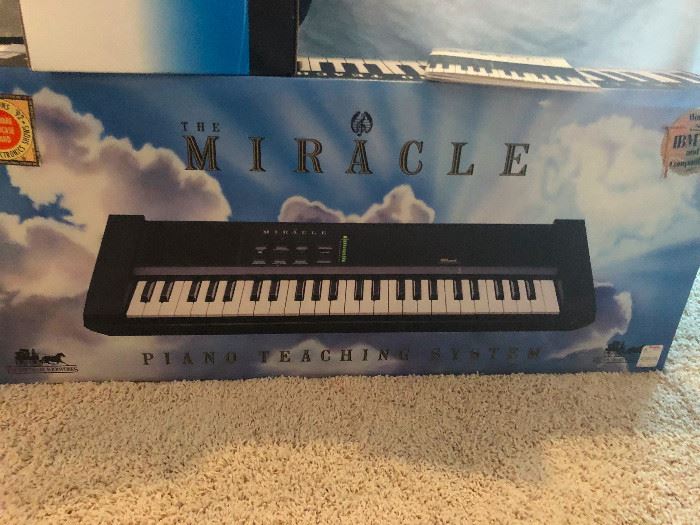 Rare Nintendo The Miracle Piano Teaching system, NES, SNES, W/ Box & Power Cord