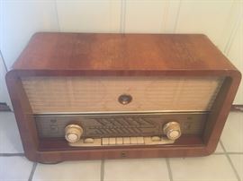 1953 RCA radio -- still works!