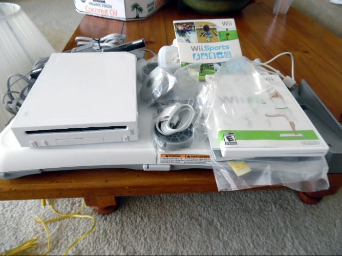 Nintendo wii, balance board, wii sports and wee fitness DVD